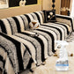 🛋️ 50% RABATT 2026! ✨ Plüsch Sofaüberwurf - Extra Dicke & Rutschfeste Decke mit Elastischen Kanten für Herbst und Winter 🍂❄️