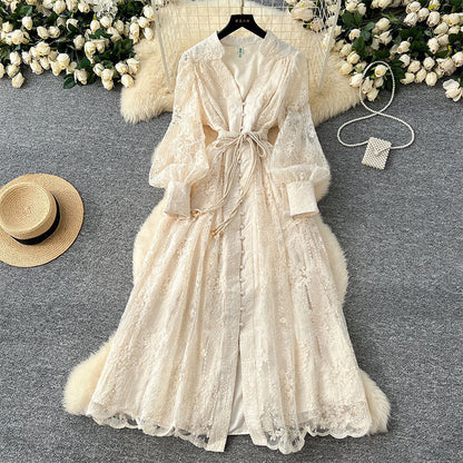 Französisches Maxikleid mit Stickerei – V-Ausschnitt, tailliert, lange Ballonärmel | Frühjahrskollektion🌷