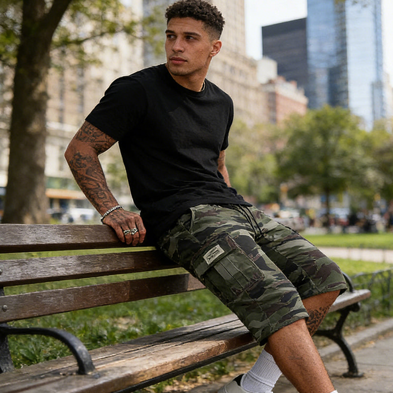Herren-Camo-Cargoshorts mit mehreren Taschen
