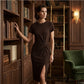 Elegantes Kleid mit Wickelausschnitt vorne und tailliertem Schlitz